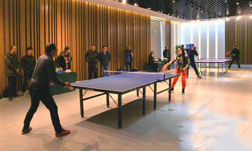 如东首届“梦之蓝杯”工业企业乒乓球联赛在如东规划馆举行.jpg
