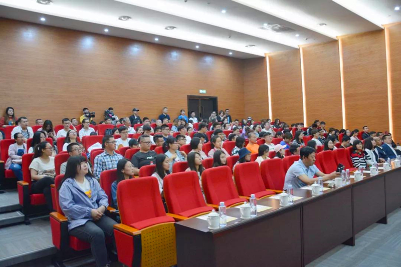 “规划大讲堂”一带一路上的呼和浩特与草原丝绸之路.jpg